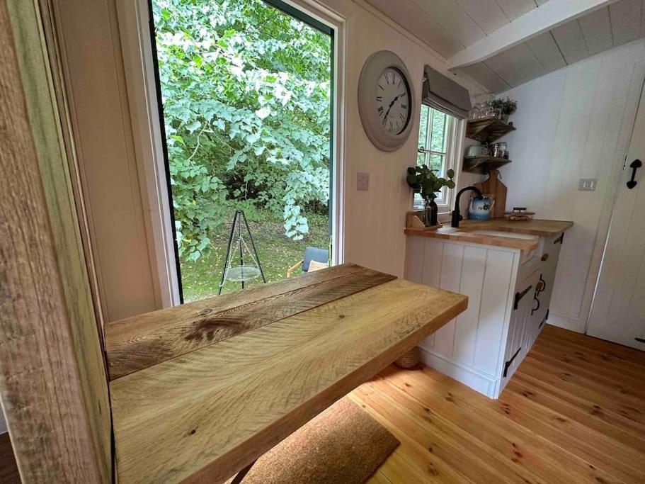 Cornwall Woodland Shepherd'S Hut Deirdres Hut Бодмин Экстерьер фото